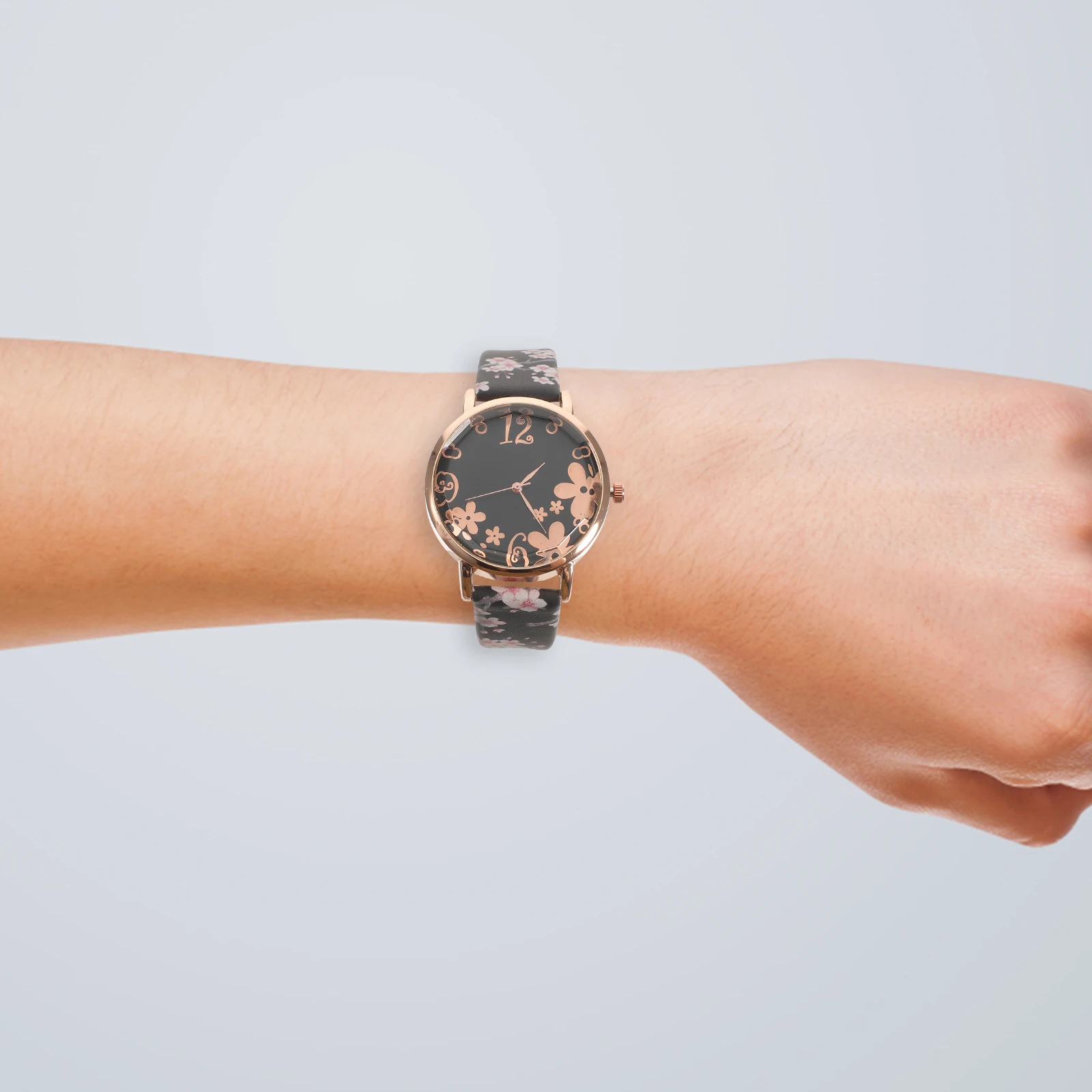 Ladies Watch Quartz Leisure Clocks Alloy Glass Casual Female Wrist Elegant Fashion Delicate Style
Ladies Watch Quartz Leisure Clocks Alloy Glass Casual Female Wrist Elegant Fashion Delicate Style