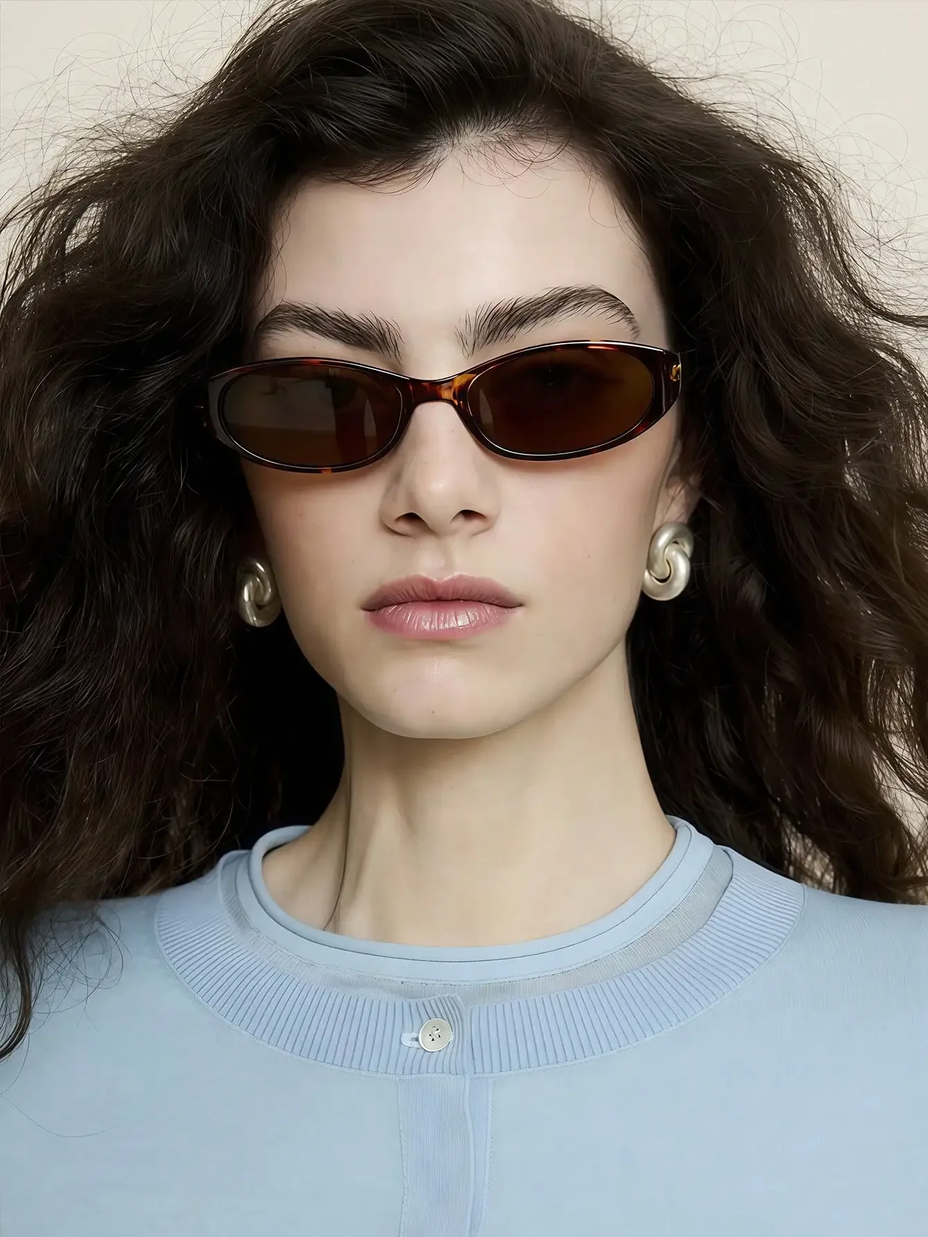 1 Pair Retro Small Frame Oval Y2K Fashion Glasses, Burgundy Color, Plastic Classic Style Suitable For Outdoor Travel, Beach, And
1 Pair Retro Small Frame Oval Y2K Fashion Glasses, Burgundy Color, Plastic Classic Style Suitable For Outdoor Travel, Beach, And