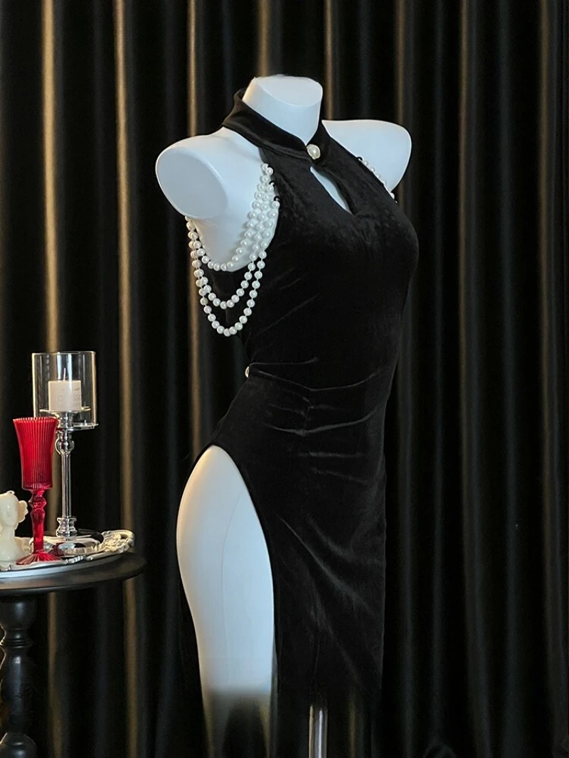 New Chinese-style Noble Lady Pearl Elegance Cheongsam,Black Velvet Intellectual Fitted Skirt Women,Elegant and Refined Design
New Chinese-style Noble Lady Pearl Elegance Cheongsam,Black Velvet Intellectual Fitted Skirt Women,Elegant and Refined Design