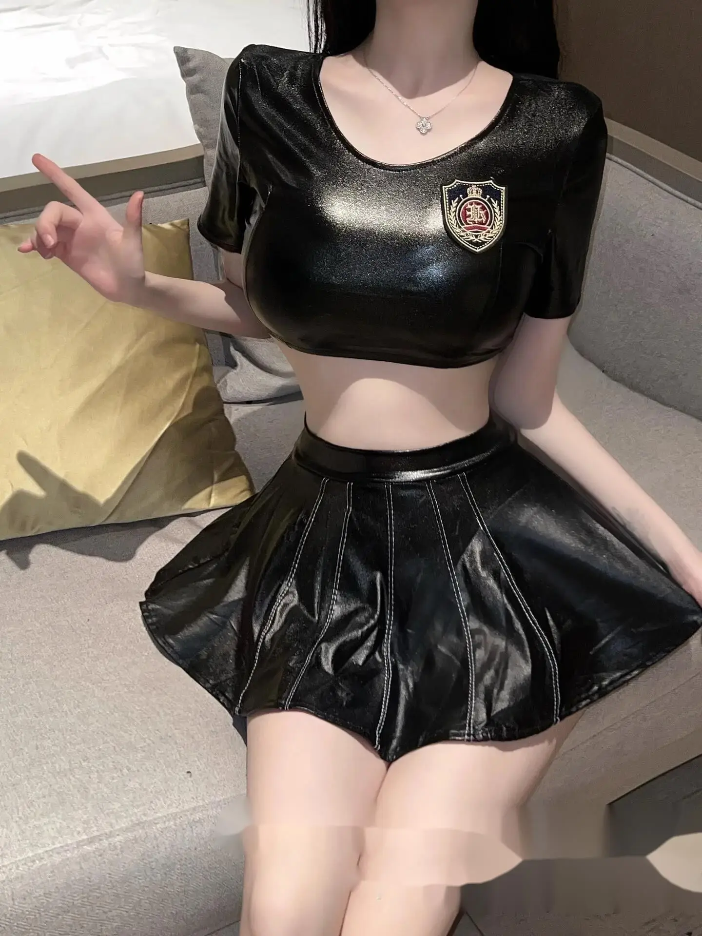 black PU Sequins leather O-Neck Short sleeve slim fit Pleated skirt suit sexy flight attendant summer clothes for women 2024 WS7
black PU Sequins leather O-Neck Short sleeve slim fit Pleated skirt suit sexy flight attendant summer clothes for women 2024 WS7