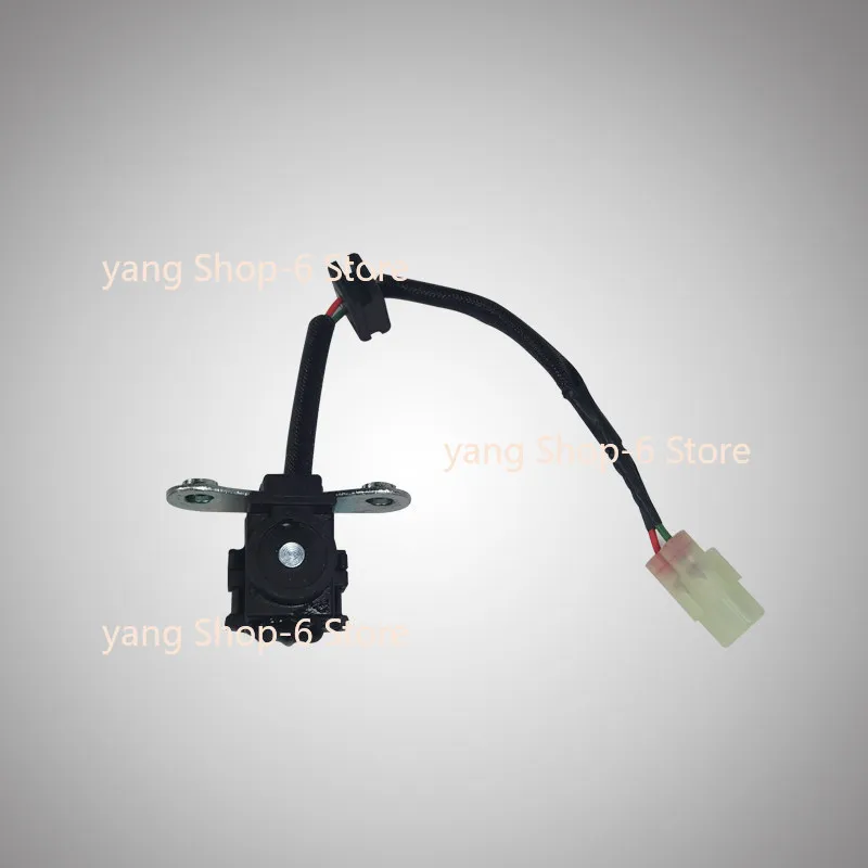 For Loncin VOGE locomotive LX650-2 650DS original accessories magnetic motor coil induction trigger motorcycle parts
For Loncin VOGE locomotive LX650-2 650DS original accessories magnetic motor coil induction trigger motorcycle parts