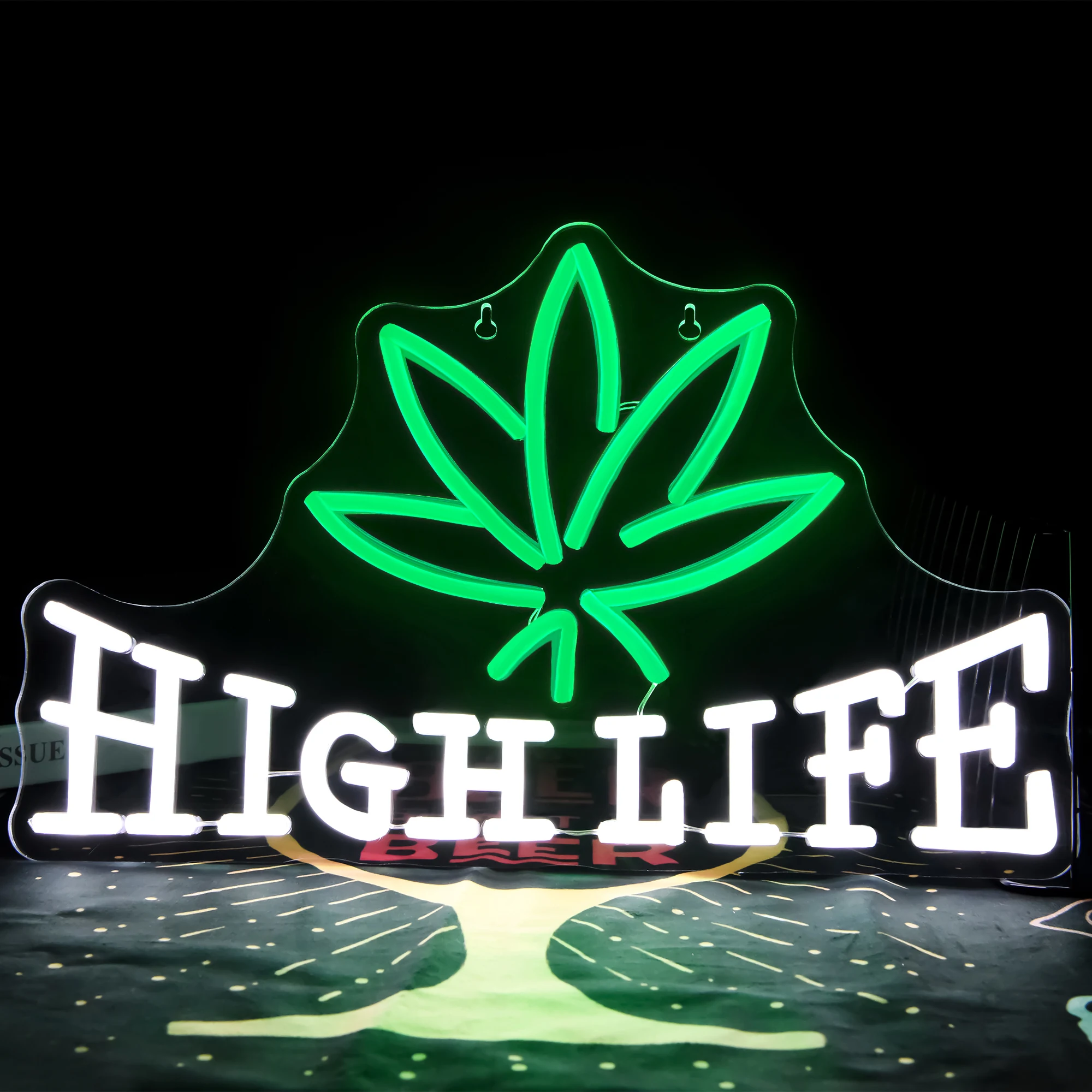 1pc Neon LED Wall Light,High Life Neon Sign, Green Leaf Pattern LED Neon Sign With Switch For Home Outdoor Decor 
1pc Neon LED Wall Light,High Life Neon Sign, Green Leaf Pattern LED Neon Sign With Switch For Home Outdoor Decor