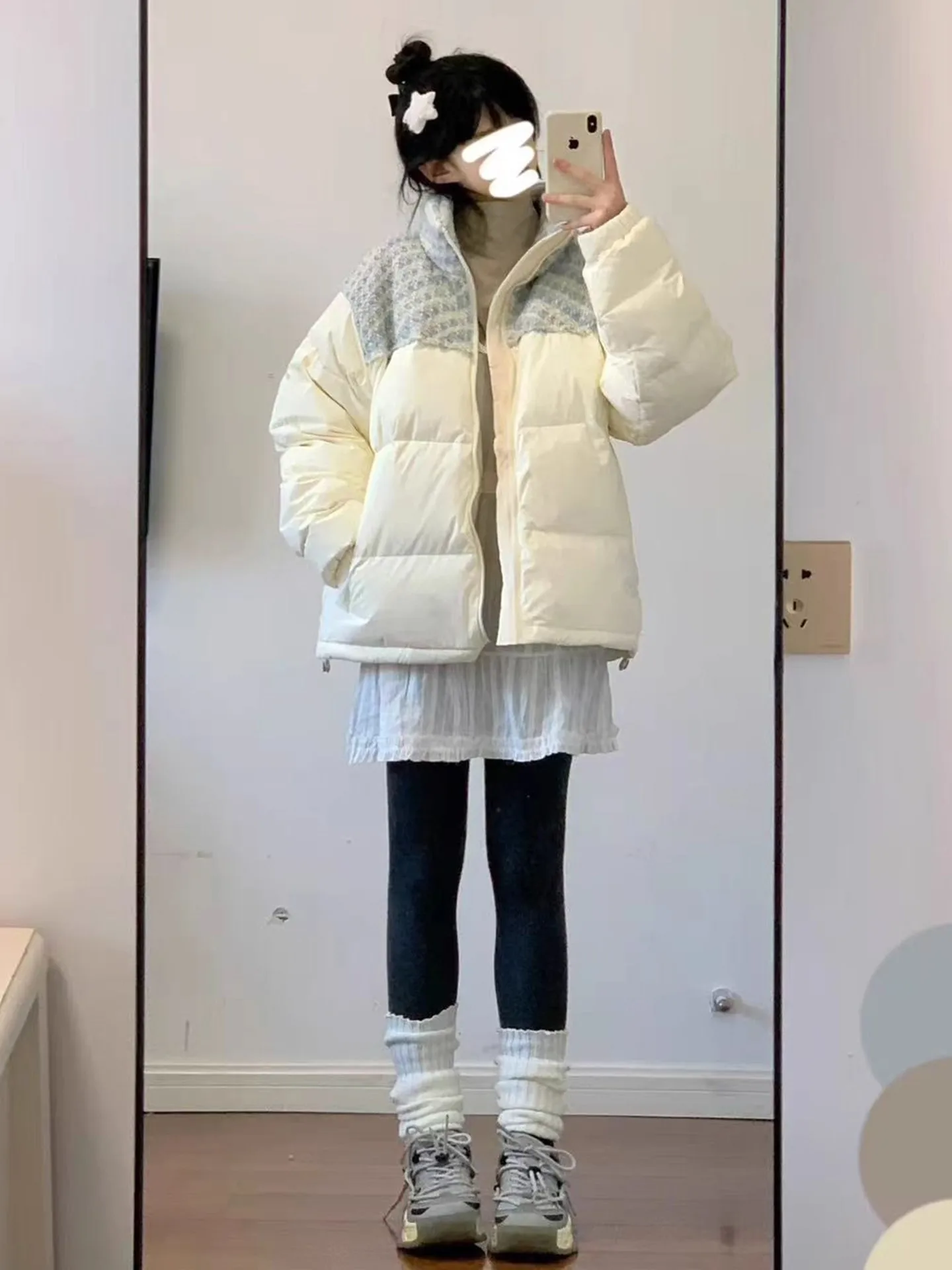 Ретро-куртка в американском стиле для женщин: утепленное пуховое пальто из хлопка с пэчворком, теплая зимняя верхняя одежда с воротником-стойкой
Ретро-куртка в американском стиле для женщин: утепленное пуховое пальто из хлопка с пэчворком, теплая зимняя верхняя одежда с воротником-стойкой