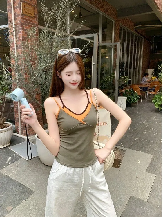 New Style Spicy Girl Korean Atmosphere Attracting Color Block Women's Camisole Tank Top Fake Two-Piece Summer Fashion
New Style Spicy Girl Korean Atmosphere Attracting Color Block Women's Camisole Tank Top Fake Two-Piece Summer Fashion