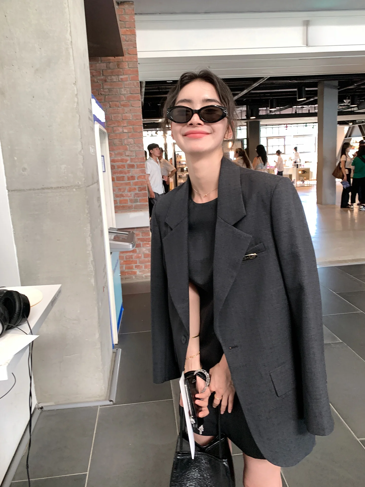 Женский костюм LIYSENIOR из жаккарда: осенний новый комплект из двух предметов с длинными рукавами, повседневный модный костюм-двойка
Женский костюм LIYSENIOR из жаккарда: осенний новый комплект из двух предметов с длинными рукавами, повседневный модный костюм-двойка