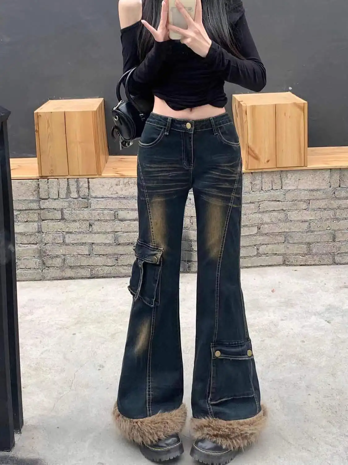 High Street Vintage Jeans Women Low Rise Y2K Faux Fur Denim Flare Pants 2000s Aesthetic Trousers Grunge Cyber Punk Pantalones
High Street Vintage Jeans Women Low Rise Y2K Faux Fur Denim Flare Pants 2000s Aesthetic Trousers Grunge Cyber Punk Pantalones