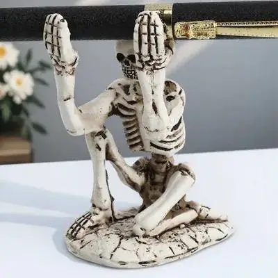 1Pcs Small Pen Holder Creative Resin Pencil Organizer Desktop Storage Rack Gothic Halloween Ornament Pencil Holder
1Pcs Small Pen Holder Creative Resin Pencil Organizer Desktop Storage Rack Gothic Halloween Ornament Pencil Holder