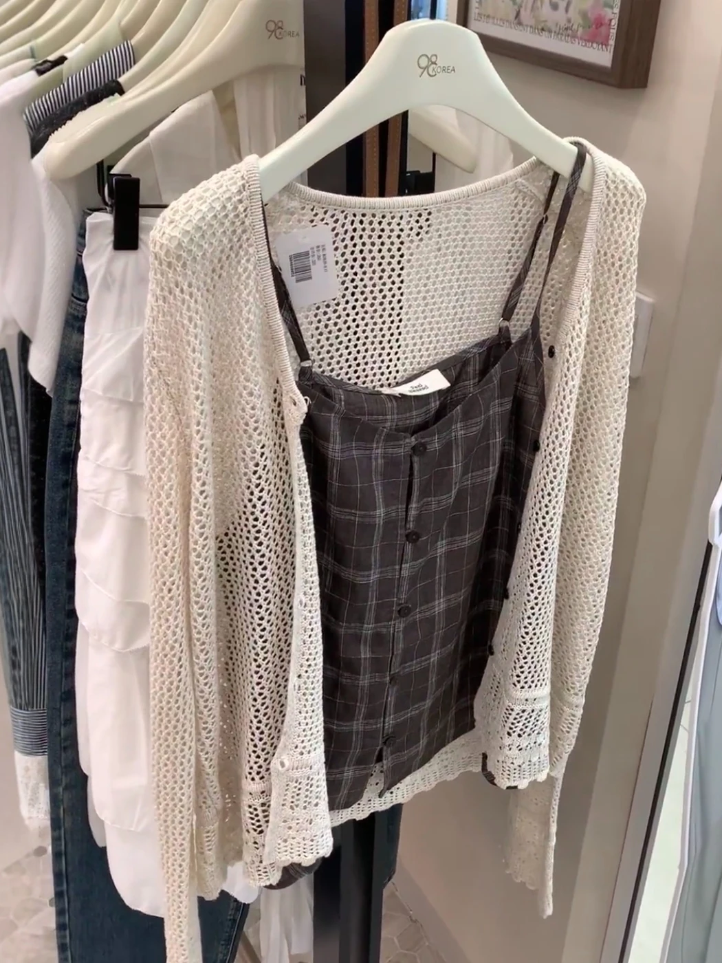 Retro Plaid Long Sleeve Knitted Vest with Single Button Strap Women's Fashion Set Summer 2026 Korean Style Breathable Casual ...
Retro Plaid Long Sleeve Knitted Vest with Single Button Strap Women's Fashion Set Summer 2026 Korean Style Breathable Casual ...