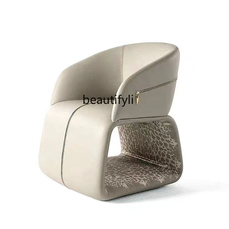 Italian light luxury leopard print single sofa chair leisure chair villa large flat floor home business negotiation creativity
Italian light luxury leopard print single sofa chair leisure chair villa large flat floor home business negotiation creativity