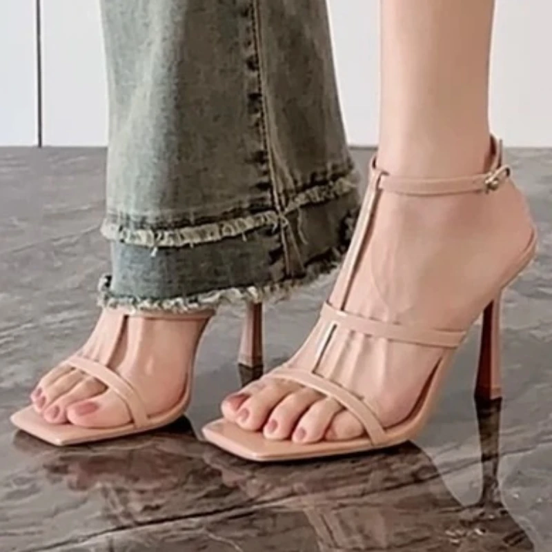 Square Open Toe Women's Solid Color Hollow Out Breathable Thin High Heel Sandals Women Summer New Elegant Fashionable Sandals
Square Open Toe Women's Solid Color Hollow Out Breathable Thin High Heel Sandals Women Summer New Elegant Fashionable Sandals