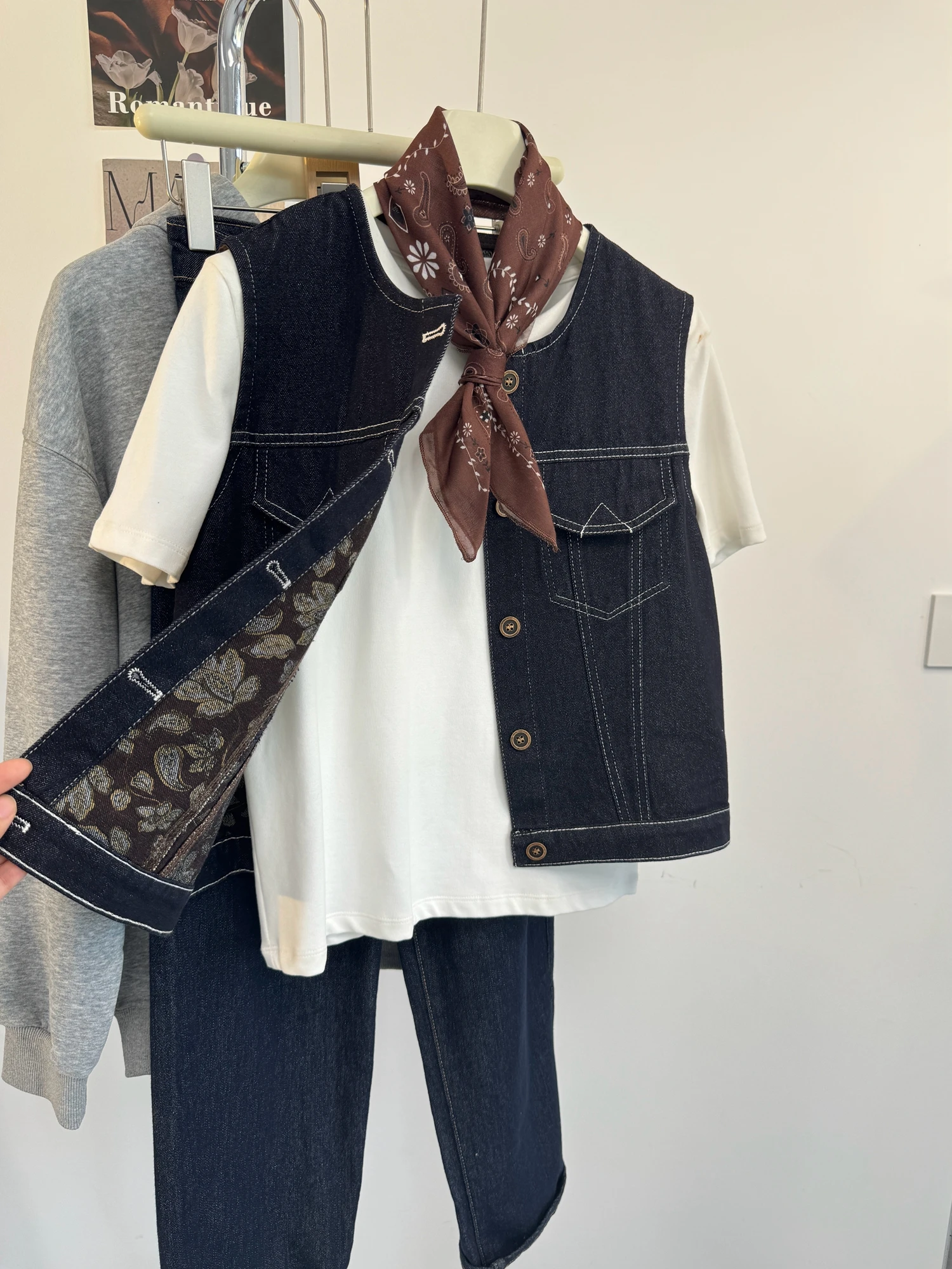 Модный шелковый шарф, круглый джинсовый жилет Ne Svel, женский облегающий топ с колючками, модная верхняя одежда для поездок на работу, чистый...
Модный шелковый шарф, круглый джинсовый жилет Ne Svel, женский облегающий топ с колючками, модная верхняя одежда для поездок на работу, чистый...