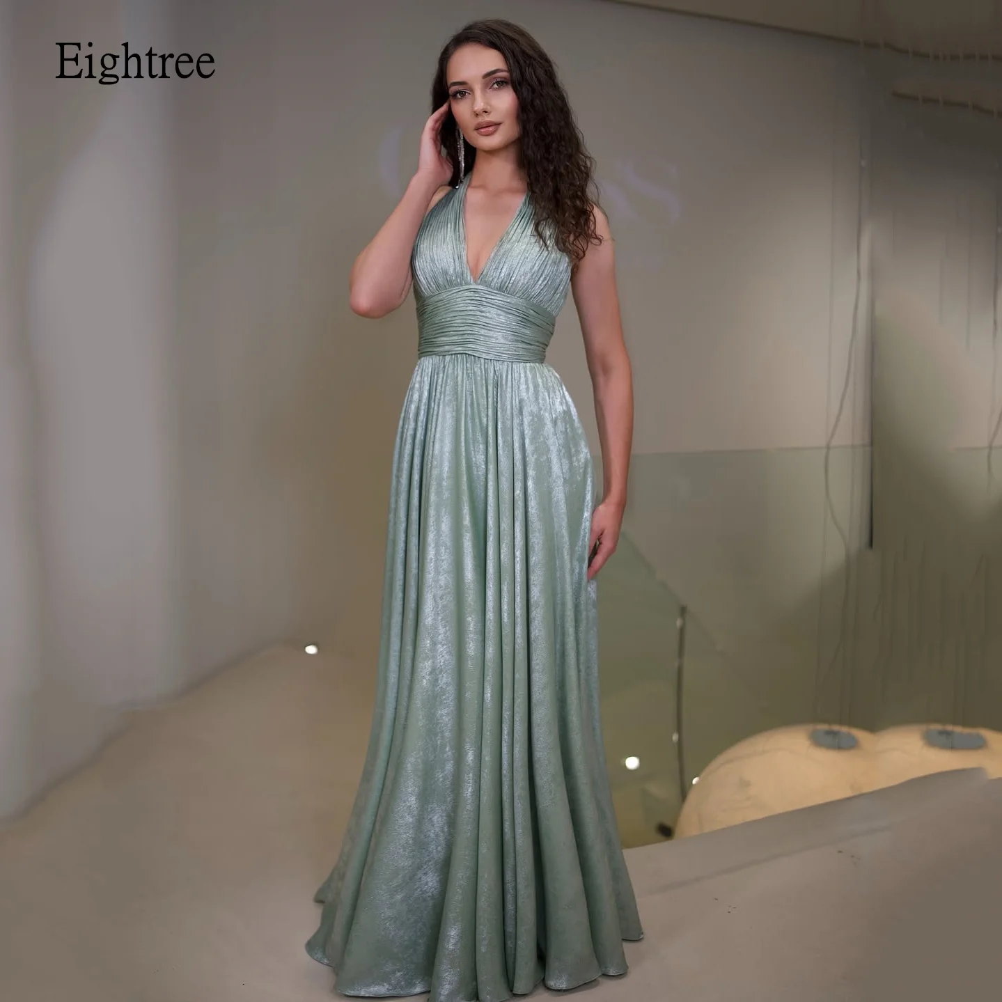 Eightree Glamorous V Neck A Line Prom Gowns Sleeveless Party Gown Floor Length Evening Dress vestidos de festa Customized
Eightree Glamorous V Neck A Line Prom Gowns Sleeveless Party Gown Floor Length Evening Dress vestidos de festa Customized