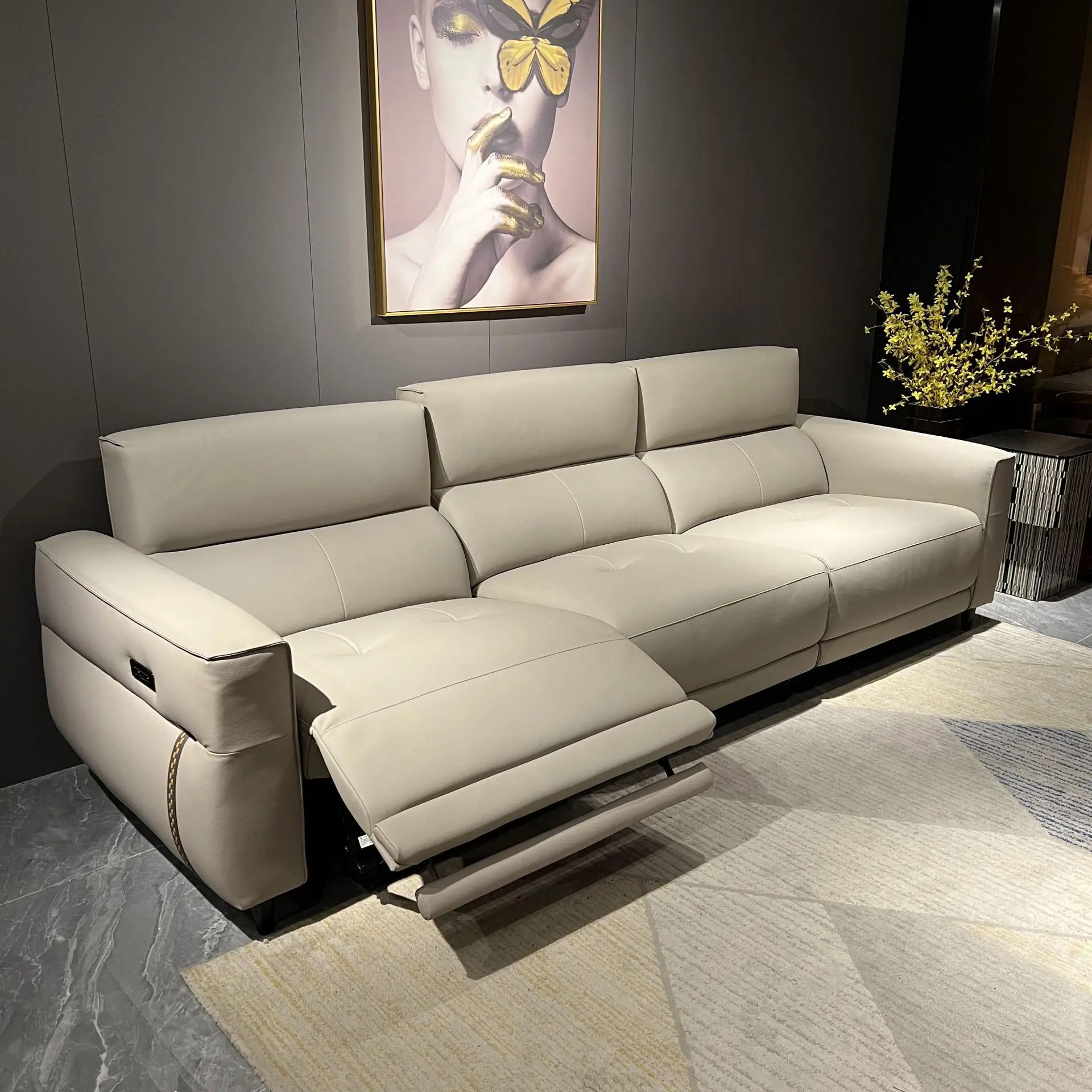 Living Room Luxury Sofas Leather Couch with Electric Seats Multi-Function Relax Armchair Comfortable Free Control 3-people Sofa
Living Room Luxury Sofas Leather Couch with Electric Seats Multi-Function Relax Armchair Comfortable Free Control 3-people Sofa