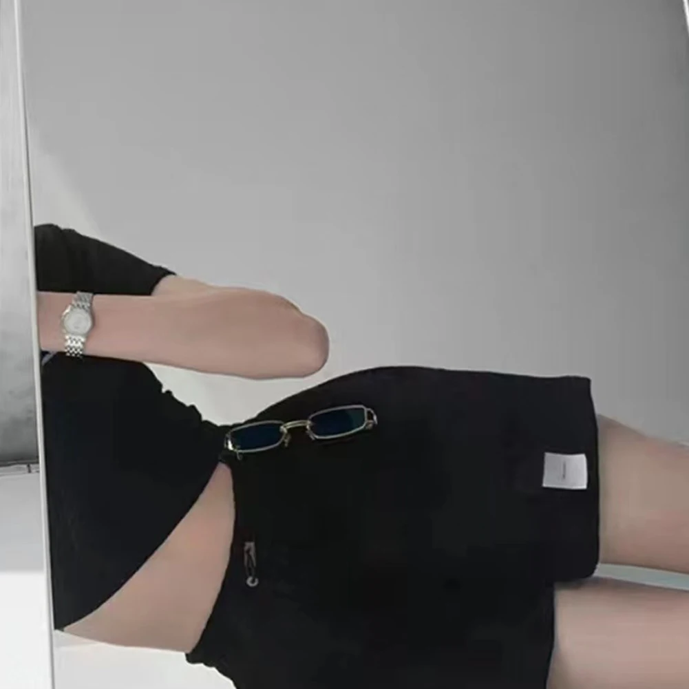 Удобные шорты для отпуска. Повседневные шорты с высокой талией. Шорты с эластичной резинкой на талии. Полиэфирная ткань. Слегка эластичная посадка.
Удобные шорты для отпуска. Повседневные шорты с высокой талией. Шорты с эластичной резинкой на талии. Полиэфирная ткань. Слегка эластичная посадка.