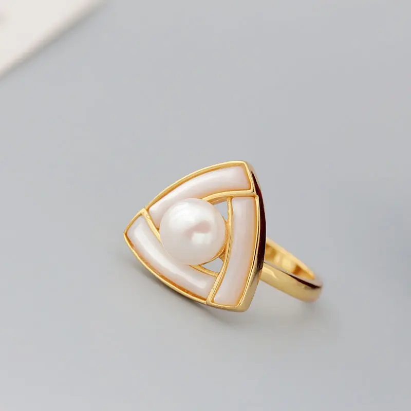 Trendy Geometric Triangular 925 Sterling Silver Rings Inlaid Natural Freshwater Pearl 18K Gold Plated Ring Lady Jewelry Gift
Trendy Geometric Triangular 925 Sterling Silver Rings Inlaid Natural Freshwater Pearl 18K Gold Plated Ring Lady Jewelry Gift