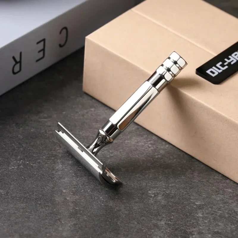 Yaqi THOT Stainless Steel Safety Razor Giving a gift box, you can give it to your boyfriend
Yaqi THOT Stainless Steel Safety Razor Giving a gift box, you can give it to your boyfriend