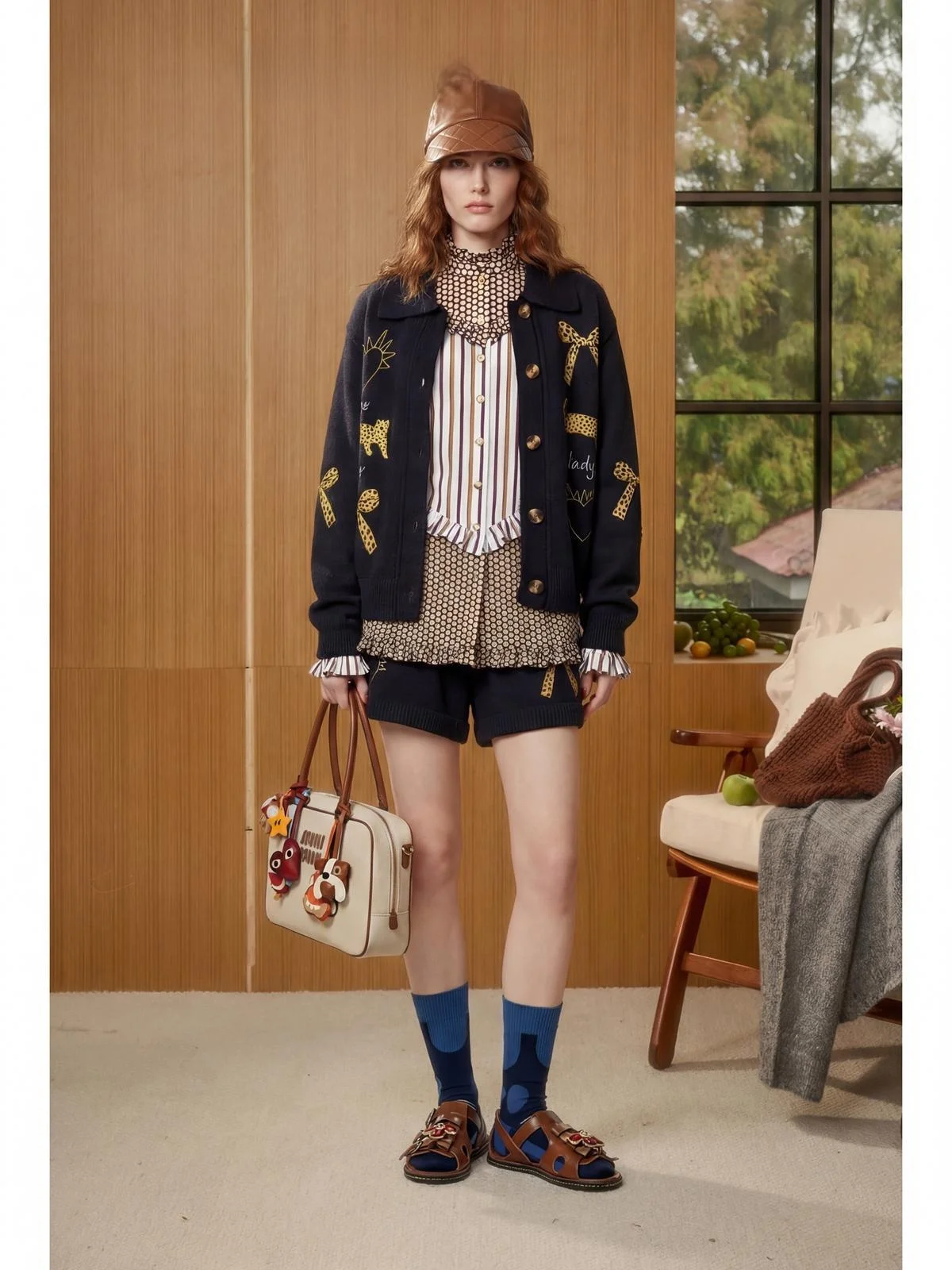 Новинка! Модный комплект YU Huazun × LAB DAI XU: свободный свитер и юбка для женщин. Весенняя коллекция.
Новинка! Модный комплект YU Huazun × LAB DAI XU: свободный свитер и юбка для женщин. Весенняя коллекция.