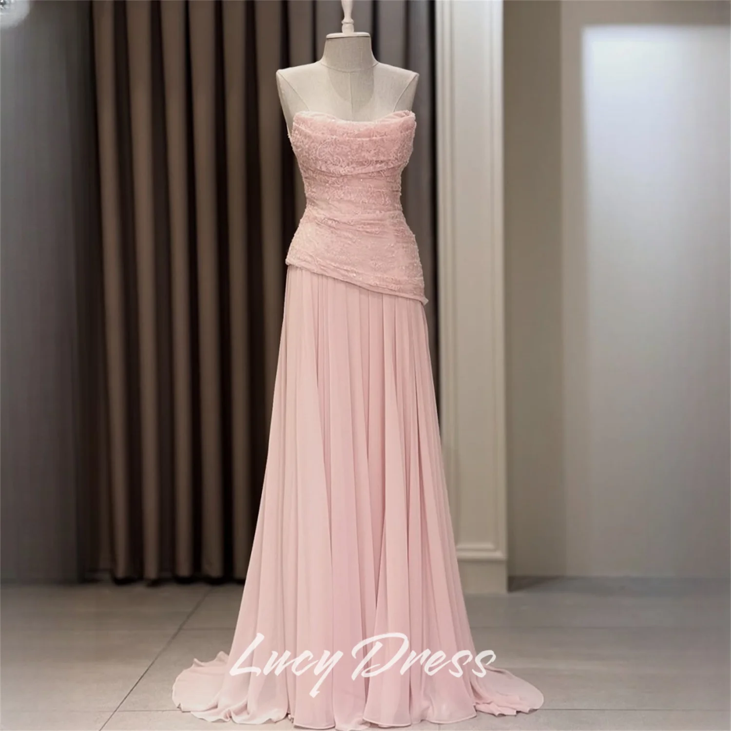 Lucy Lace Sweetheart Pink A-Line Evening Dress 2026 Prom Dress Sleeveless Lace Formal Evening Elegant Gowns Women Customized
Lucy Lace Sweetheart Pink A-Line Evening Dress 2026 Prom Dress Sleeveless Lace Formal Evening Elegant Gowns Women Customized