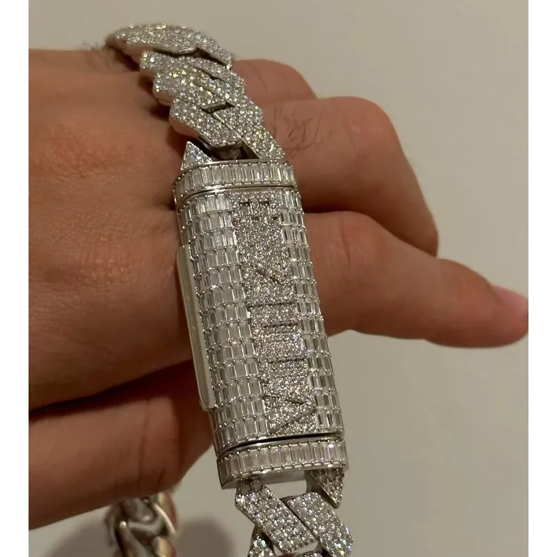 Wholesale Price 925 Silver VVS Moissanite Iced out HipHop Jewelry Lab Diamond Cubana Chain for Unisex Gold Plated Link Chain
Wholesale Price 925 Silver VVS Moissanite Iced out HipHop Jewelry Lab Diamond Cubana Chain for Unisex Gold Plated Link Chain