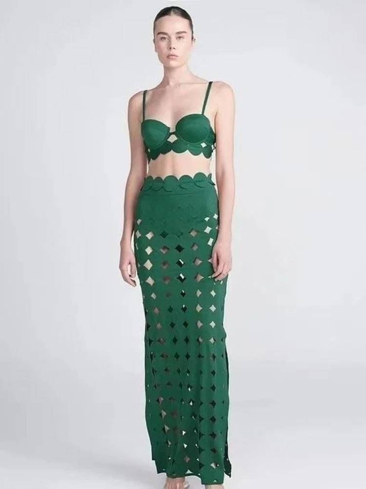 Fashionable and sexy swimsuit three piece set women solid color bikini and hollowed out slimming hip hugging long skirt
Fashionable and sexy swimsuit three piece set women solid color bikini and hollowed out slimming hip hugging long skirt