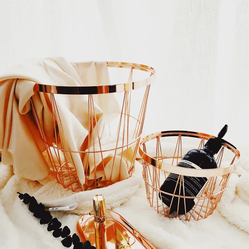 Nordic fashion gold plating multi-function receive frame, receive a base ket of desktop books and newspapers receive basket
Nordic fashion gold plating multi-function receive frame, receive a base ket of desktop books and newspapers receive basket