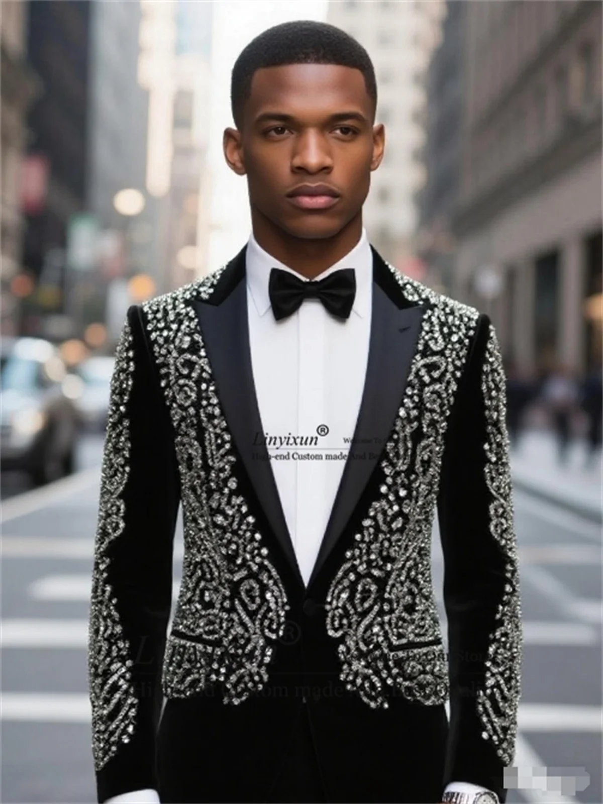 Sparkly Beaded Diamond Men Suit Customized Peaked Lapel Male Prom Blazer 2 Piece Sets trajes para hombre Wedding Groom Tuxedos
Sparkly Beaded Diamond Men Suit Customized Peaked Lapel Male Prom Blazer 2 Piece Sets trajes para hombre Wedding Groom Tuxedos