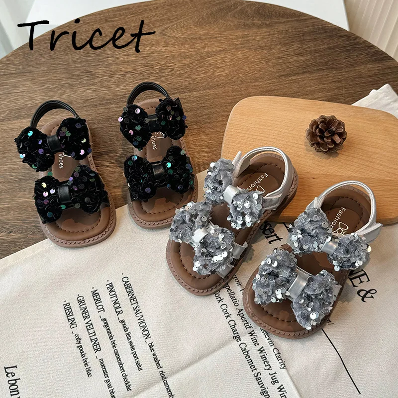 Summer Bow Bling Girls Sandals Glitter PU Soft Wedding Party Shoes for Kids Soft Non Slip Hook Loop Children Fashion Sandals
Summer Bow Bling Girls Sandals Glitter PU Soft Wedding Party Shoes for Kids Soft Non Slip Hook Loop Children Fashion Sandals