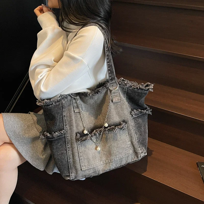 Women Leather Fashion Luxury Designer Classic Shoulder Crossbody Tote Bag Elegant Handbag For Everyday Urban Wear
Women Leather Fashion Luxury Designer Classic Shoulder Crossbody Tote Bag Elegant Handbag For Everyday Urban Wear