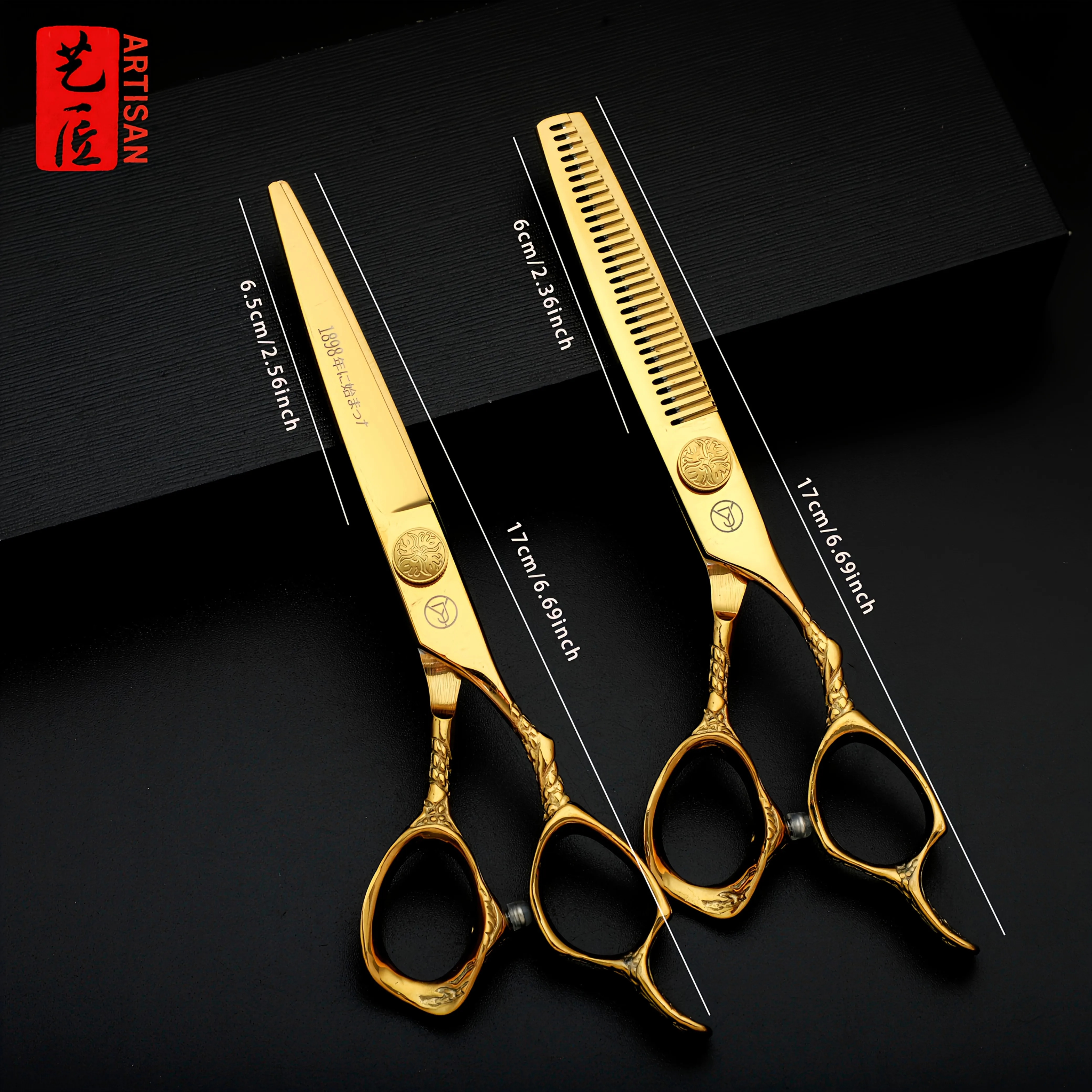 Профессиональные парикмахерские ножницы с ручкой цвета димаш из стали 440C с золотым покрытием - ограниченная серия, высочайшее качество изготовления.
Профессиональные парикмахерские ножницы с ручкой цвета димаш из стали 440C с золотым покрытием - ограниченная серия, высочайшее качество изготовления.