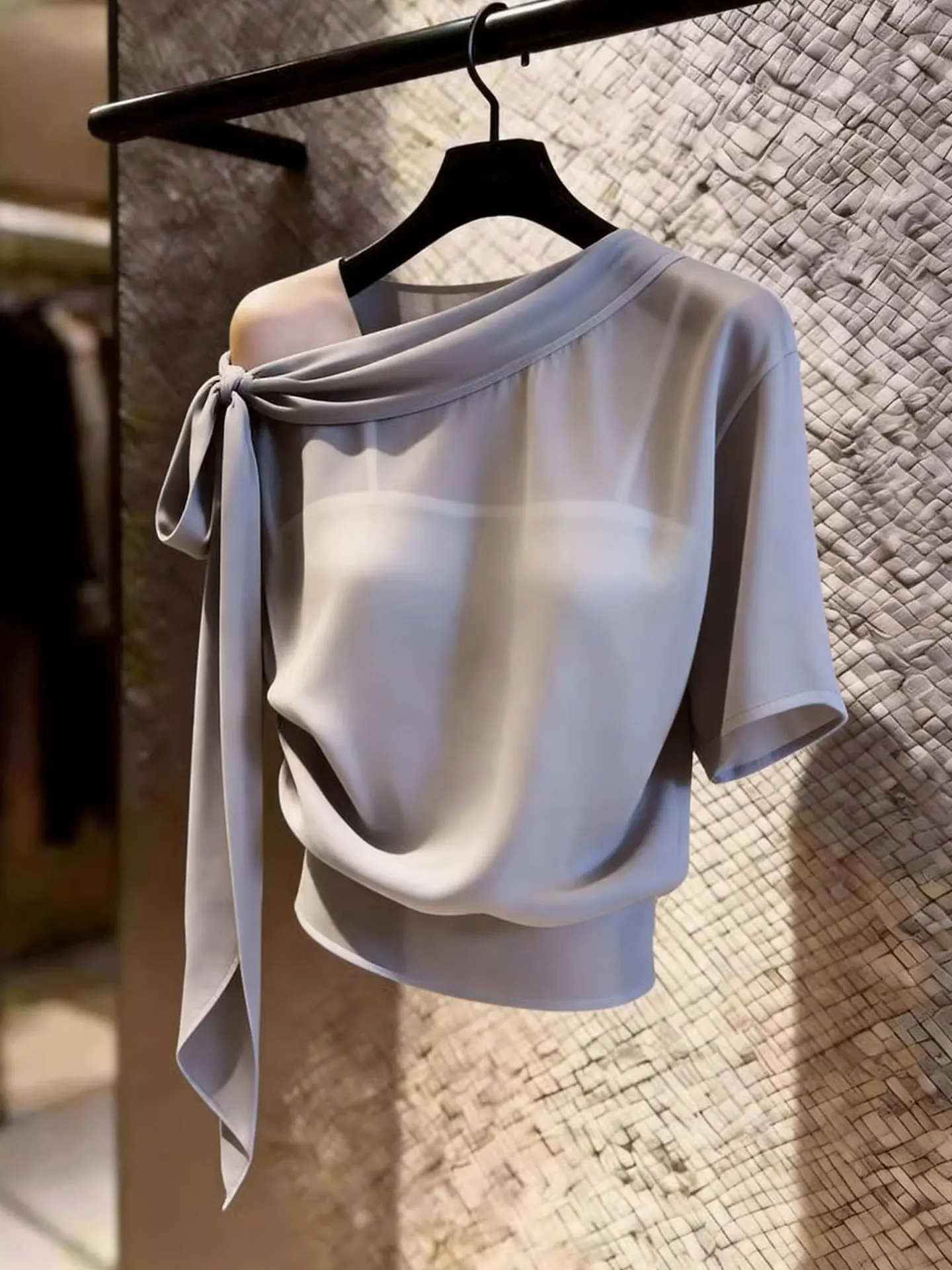 Elegant Style Shoulder Bared Short Sleeve Shirt Comfortable Fashionable Summer High End Feelings Korean Version Slim Fit Top
Elegant Style Shoulder Bared Short Sleeve Shirt Comfortable Fashionable Summer High End Feelings Korean Version Slim Fit Top