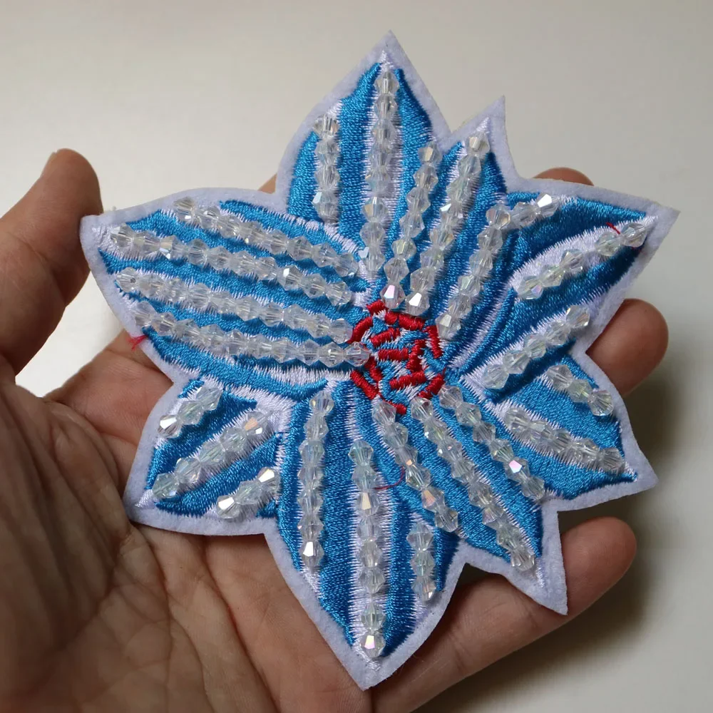 Fashion blue flower beaded embroidered Patches for Clothing sew on rhinestone parches Appliques Decoration Badge parche
Fashion blue flower beaded embroidered Patches for Clothing sew on rhinestone parches Appliques Decoration Badge parche