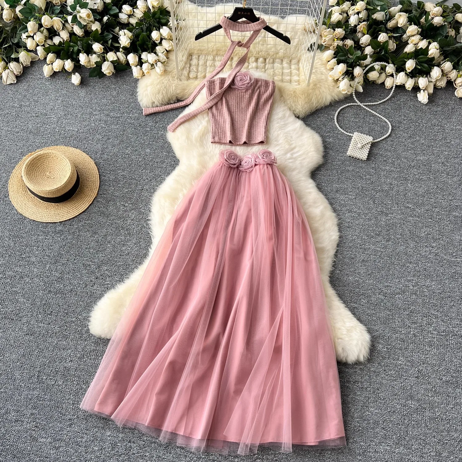 Pink Sleeveless Cropped Tops and Mesh Skirts Women Elegant Streetwear Runway Design Birthday Party Two Piece Sets Lady
Pink Sleeveless Cropped Tops and Mesh Skirts Women Elegant Streetwear Runway Design Birthday Party Two Piece Sets Lady