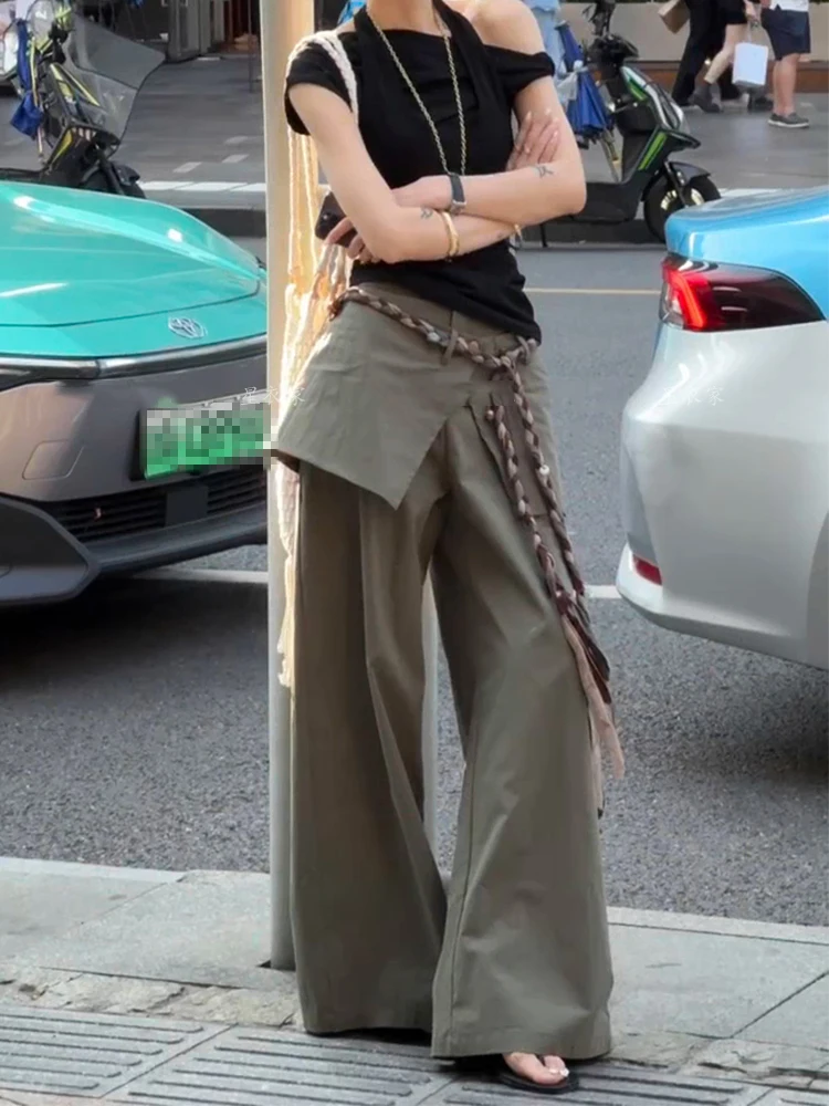 American style spicy girl design niche fart curtain splicing skirt pants women's retro personality fake two piece floor pants
American style spicy girl design niche fart curtain splicing skirt pants women's retro personality fake two piece floor pants