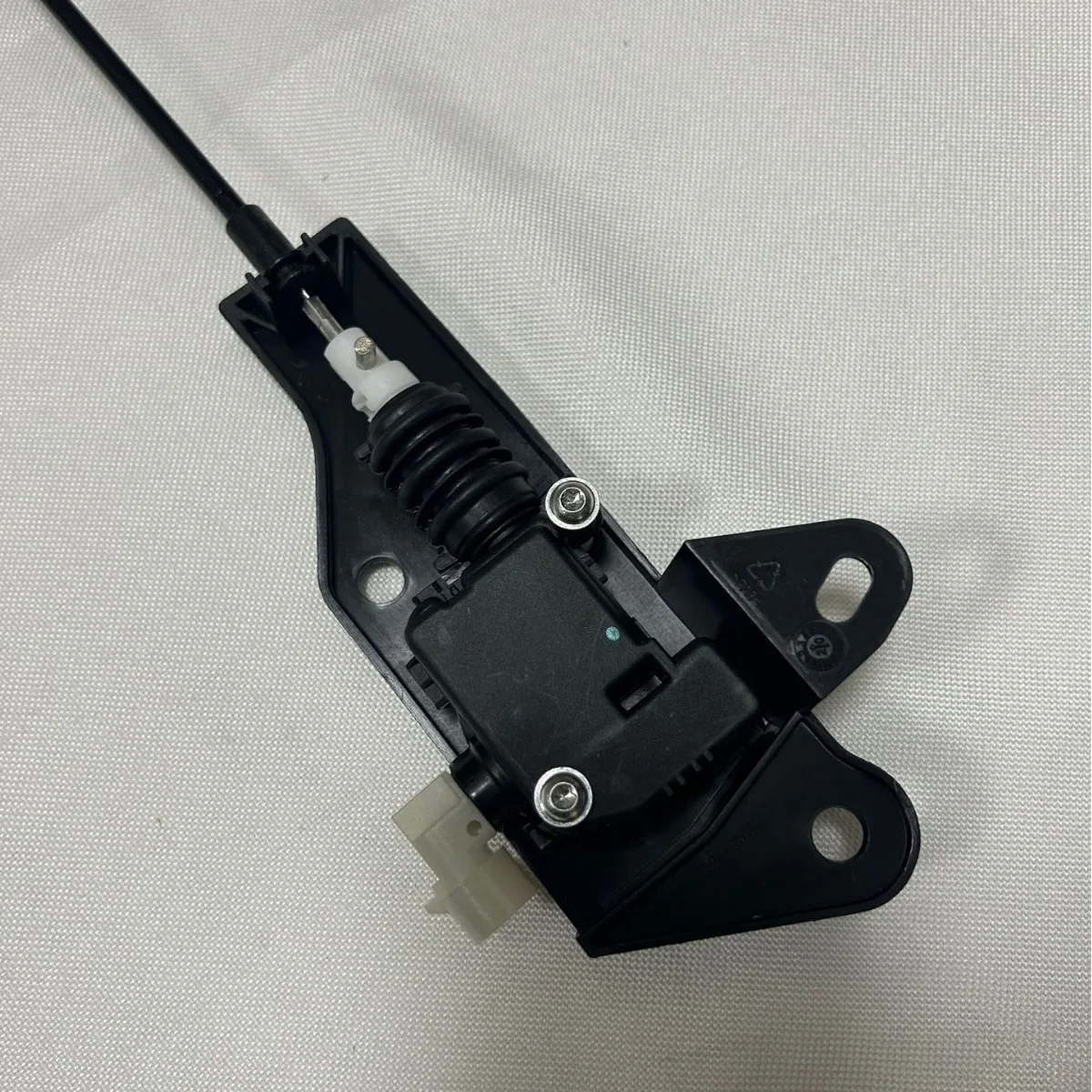 Suitable for Tesla accessories Model 3 cover locking machine motor 1098789-00-D 1098790-00-D
Suitable for Tesla accessories Model 3 cover locking machine motor 1098789-00-D 1098790-00-D