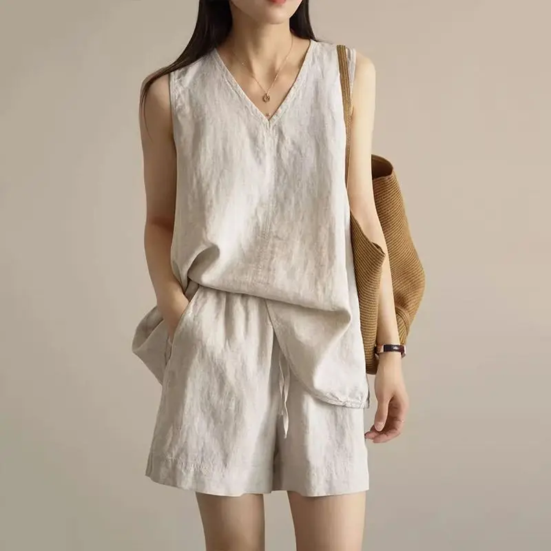 2026 Spring and Summer Fashion Vest Top Loose Shorts Thin Two-piece Set
2026 Spring and Summer Fashion Vest Top Loose Shorts Thin Two-piece Set