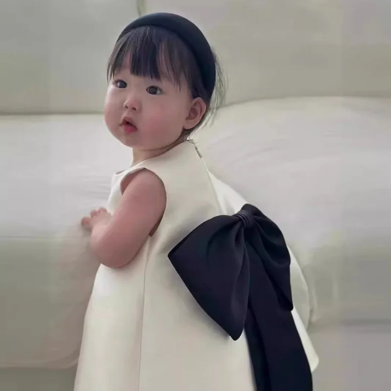 Нарядное платье для девочек, модель «Принцесса», высококачественное, в корейском стиле, с бантом, для девочки на первый день рождения, праздничный наряд
Нарядное платье для девочек, модель «Принцесса», высококачественное, в корейском стиле, с бантом, для девочки на первый день рождения, праздничный наряд