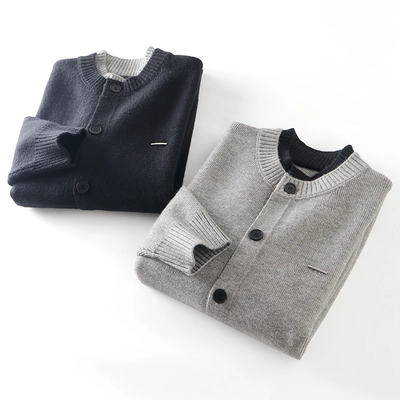 Мужской теплый вязаный кардиган-пальто на зиму, нелиняющий, свободного кроя, с эффектом двухслойности, дышащий, с длинными рукавами
Мужской теплый вязаный кардиган-пальто на зиму, нелиняющий, свободного кроя, с эффектом двухслойности, дышащий, с длинными рукавами