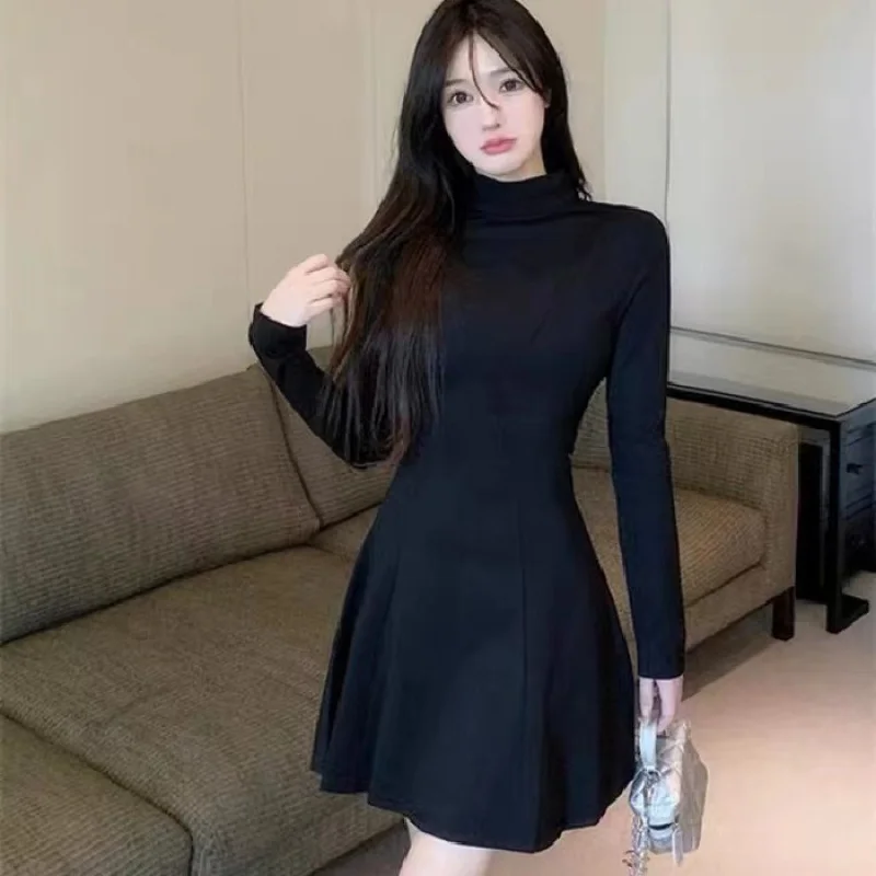 Short, half-high collar, waist-cinching inner dress for women, paired with a coat, looks slimming and can be worn as an outer la
Short, half-high collar, waist-cinching inner dress for women, paired with a coat, looks slimming and can be worn as an outer la