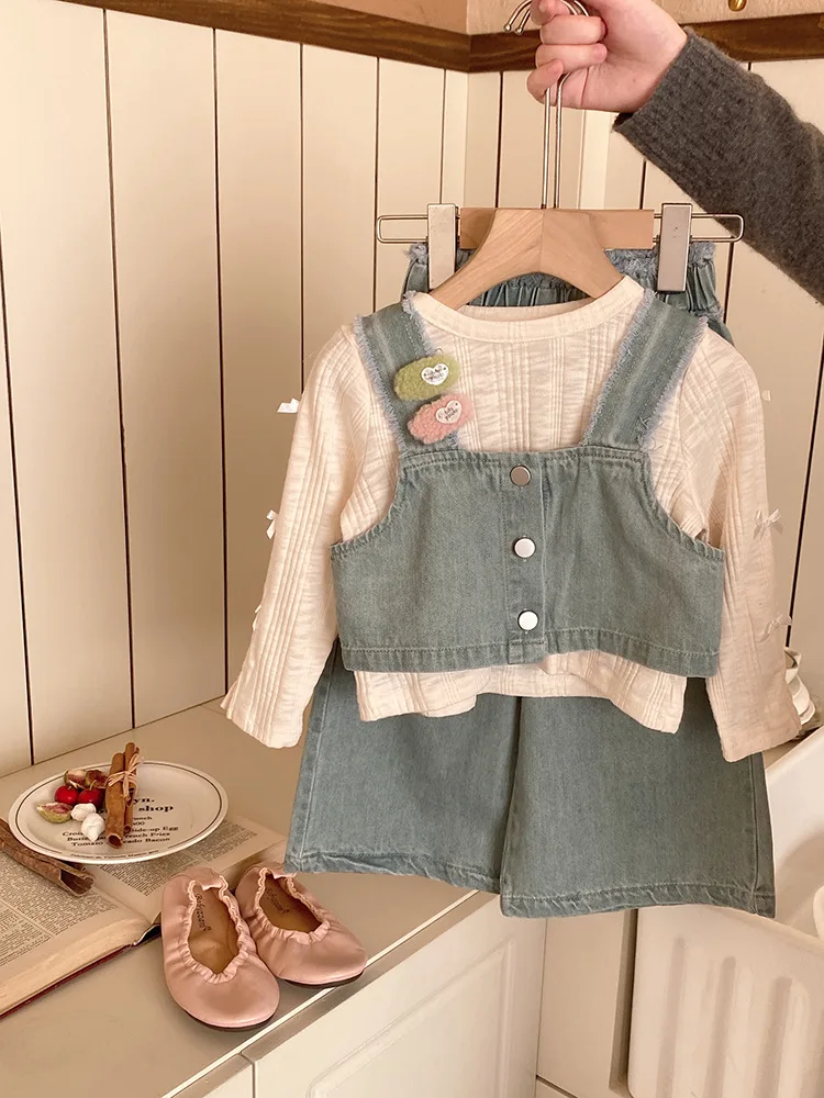 Girls' Fresh Frayed Vest and Denim Pants Set2025Spring Sweet Bowknot Base Shirt
Girls' Fresh Frayed Vest and Denim Pants Set2025Spring Sweet Bowknot Base Shirt