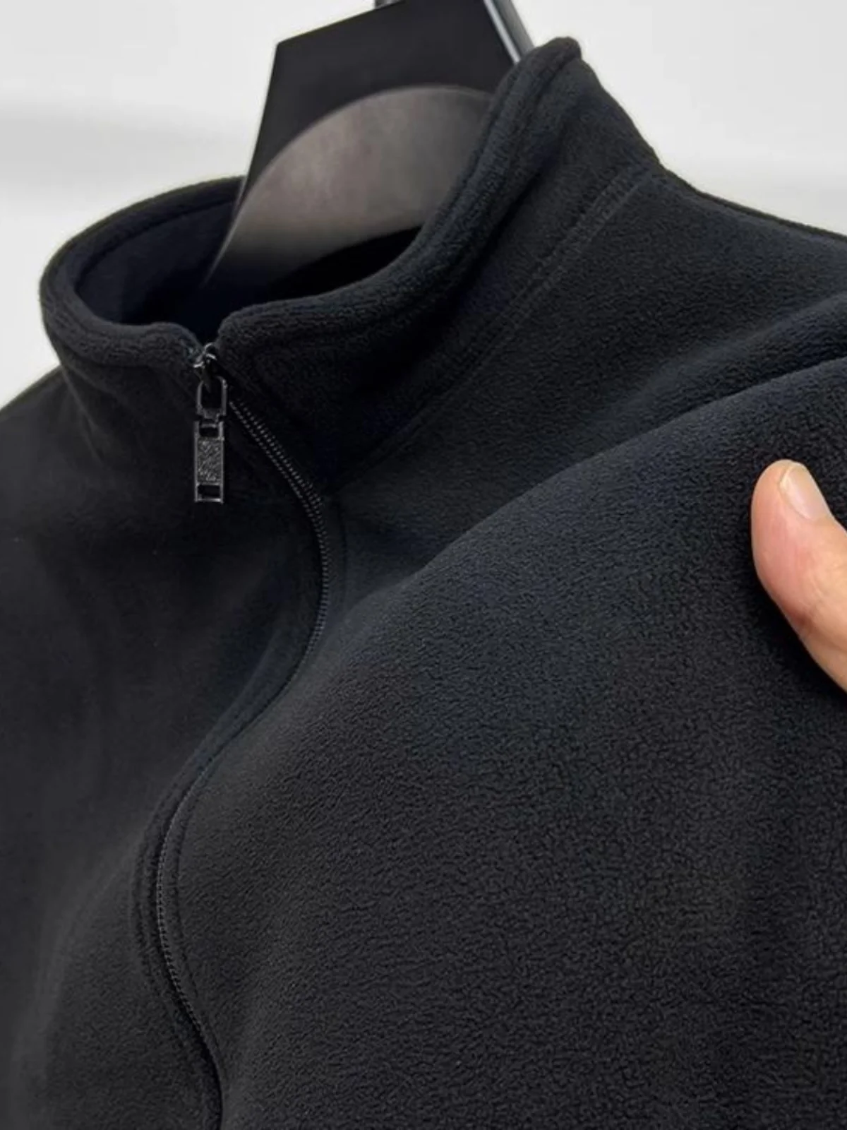 Утепленная флисовая толстовка на молнии оверсайз для мужчин, с воротником-стойкой, кардиган, верхняя одежда, осенне-зимняя теплая флисовая куртка
Утепленная флисовая толстовка на молнии оверсайз для мужчин, с воротником-стойкой, кардиган, верхняя одежда, осенне-зимняя теплая флисовая куртка