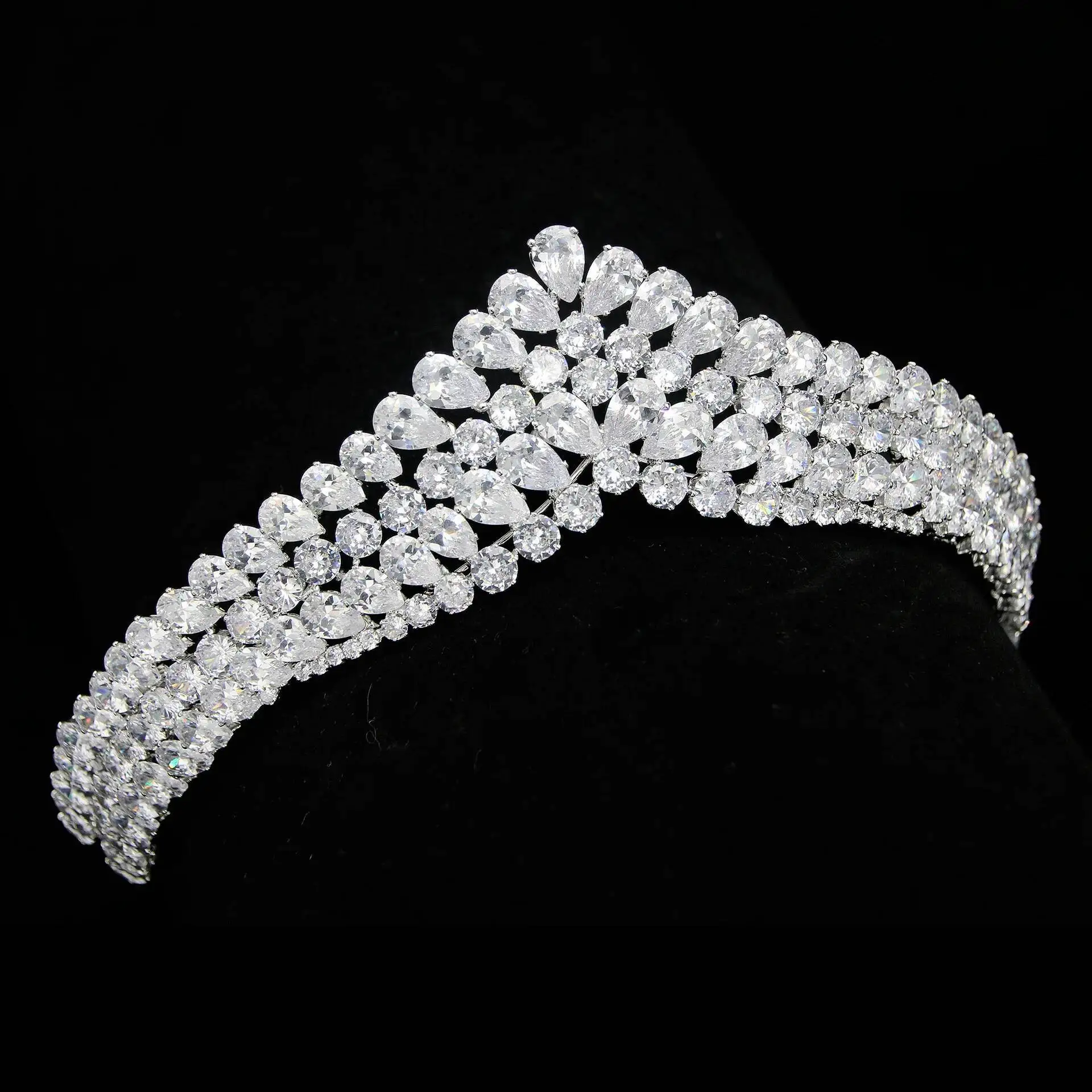 Свадебная тиара и корона для королевы, свадебная диадема, аксессуары для волос невесты, циркониевая корона принцессы для женщин, 15-летний головной убор для выпускного вечера
Свадебная тиара и корона для королевы, свадебная диадема, аксессуары для волос невесты, циркониевая корона принцессы для женщин, 15-летний головной убор для выпускного вечера