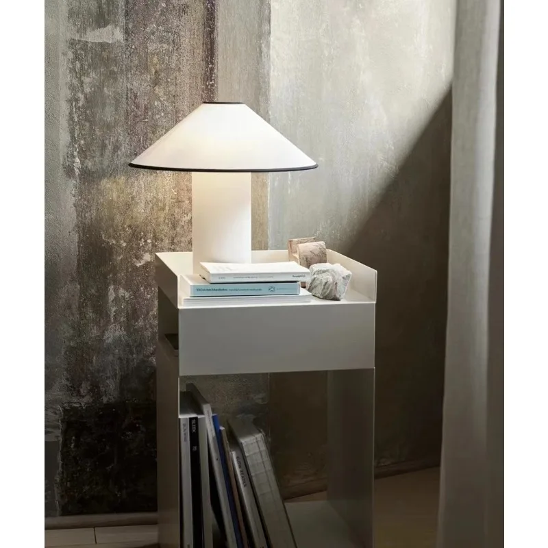 Cold wind minimalist hat desk lamp ambient light study light living room bedroom creative decoration
Cold wind minimalist hat desk lamp ambient light study light living room bedroom creative decoration