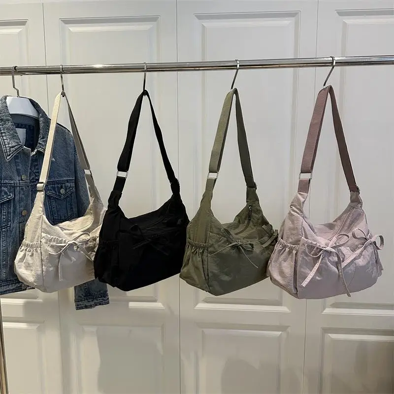 Casual Lightweight Pleated Tote Bag Fashion Simple Large Capacity Shoulder Bag Versatile Commuter Crossbody Bags For Women Gifts
Casual Lightweight Pleated Tote Bag Fashion Simple Large Capacity Shoulder Bag Versatile Commuter Crossbody Bags For Women Gifts