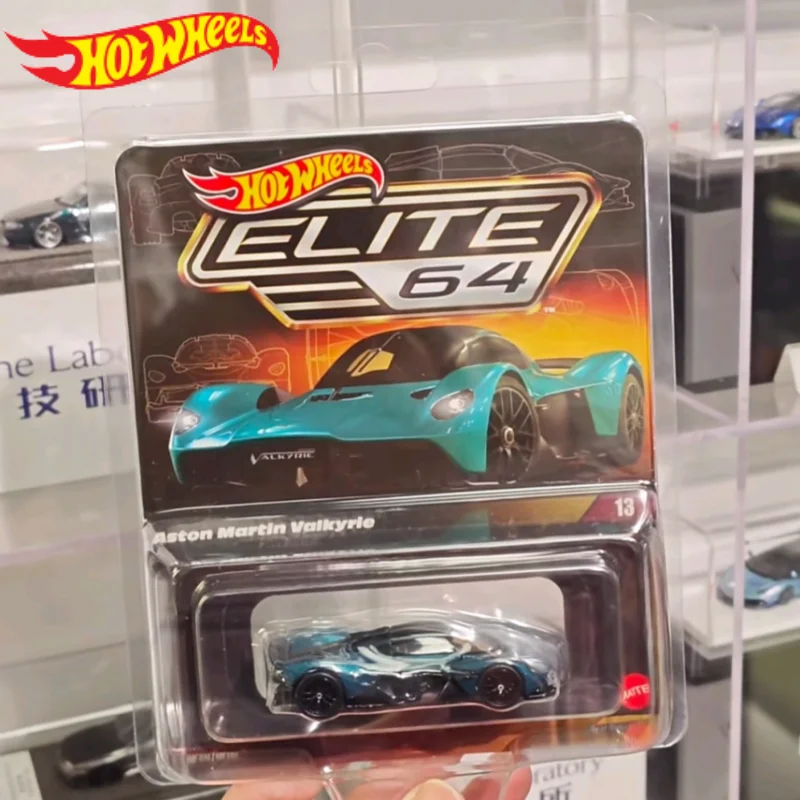 Коллекционная модель автомобиля Hot Wheels Aston Martin Valkyrie Elite Edition в масштабе 1/64, литая под давлением, для автолюбителей, для демонстрации и украшения интерьера.
Коллекционная модель автомобиля Hot Wheels Aston Martin Valkyrie Elite Edition в масштабе 1/64, литая под давлением, для автолюбителей, для демонстрации и украшения интерьера.