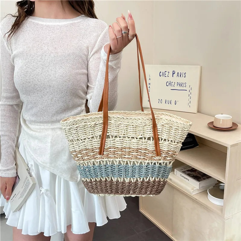 Женская полосатая плетеная соломенная сумка-тоут: легкая, вместительная, повседневная, простая сумка через плечо в пляжном стиле для отпуска и поездок на работу
Женская полосатая плетеная соломенная сумка-тоут: легкая, вместительная, повседневная, простая сумка через плечо в пляжном стиле для отпуска и поездок на работу