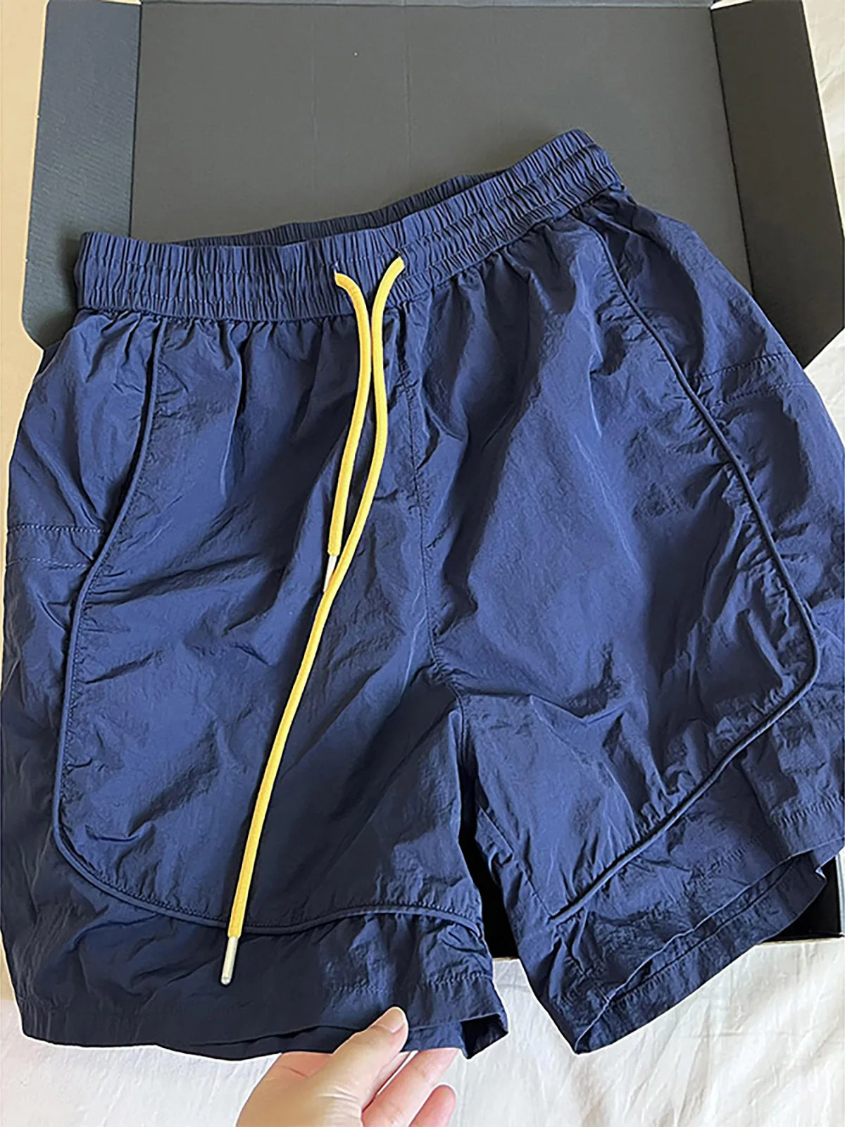 Ice Silk Men's Shorts Outdoor Cool Feeling Five-Quarter Thin Drawstring Breathable Loose Fit Functional Style Summer Shorts
Ice Silk Men's Shorts Outdoor Cool Feeling Five-Quarter Thin Drawstring Breathable Loose Fit Functional Style Summer Shorts