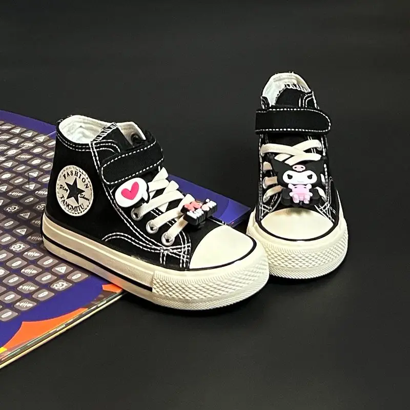 Детская повседневная парусиновая обувь Kawaii Sanrio с милым рисунком Куроми, весенне-летняя универсальная обувь с высоким берцем, подарок на праздник
Детская повседневная парусиновая обувь Kawaii Sanrio с милым рисунком Куроми, весенне-летняя универсальная обувь с высоким берцем, подарок на праздник