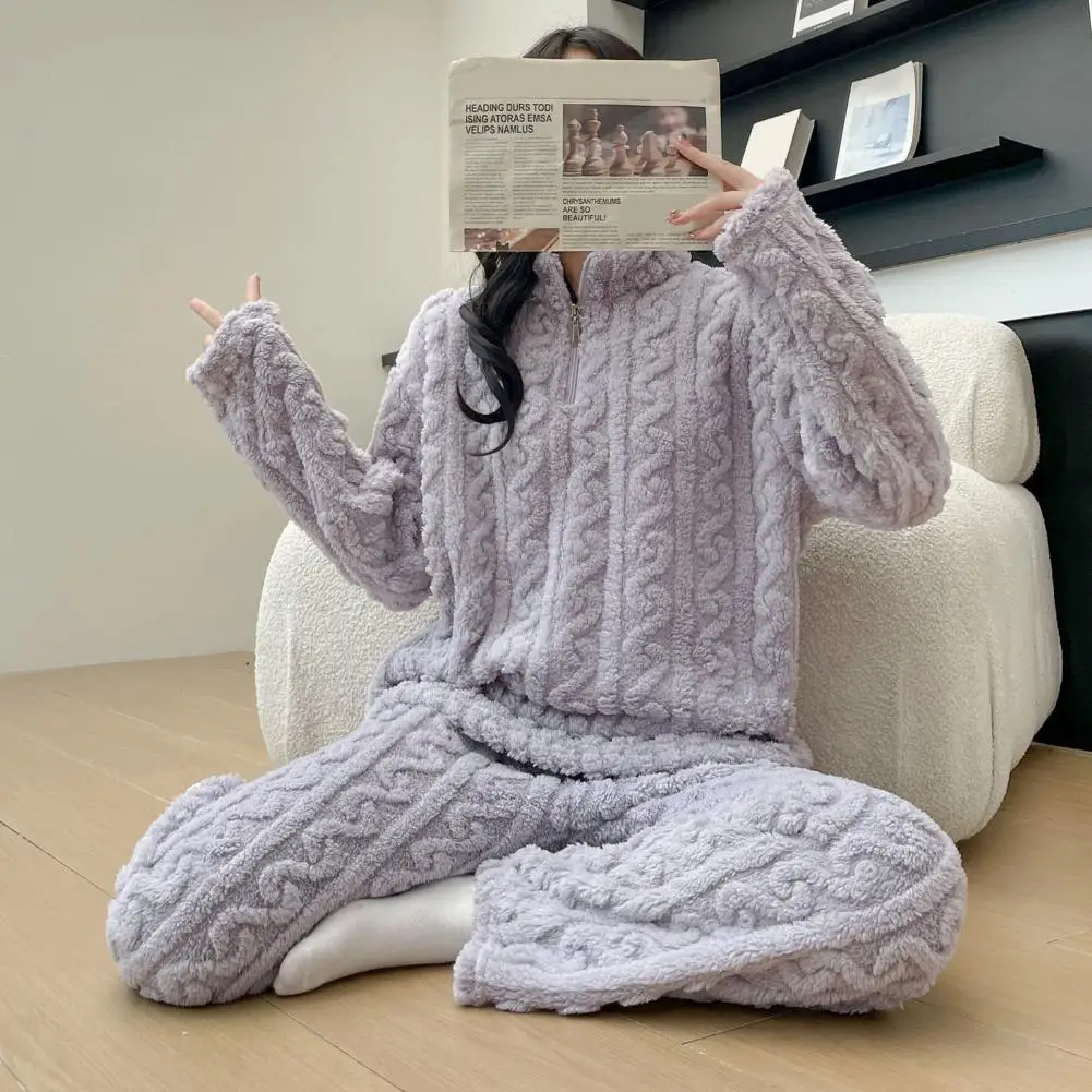 Женский зимний пижамный комплект 2026: пальто и брюки из утолщенного кораллового флиса с воротником-стойкой, однотонные, на молнии, для дома и отдыха, свободного кроя
Женский зимний пижамный комплект 2026: пальто и брюки из утолщенного кораллового флиса с воротником-стойкой, однотонные, на молнии, для дома и отдыха, свободного кроя