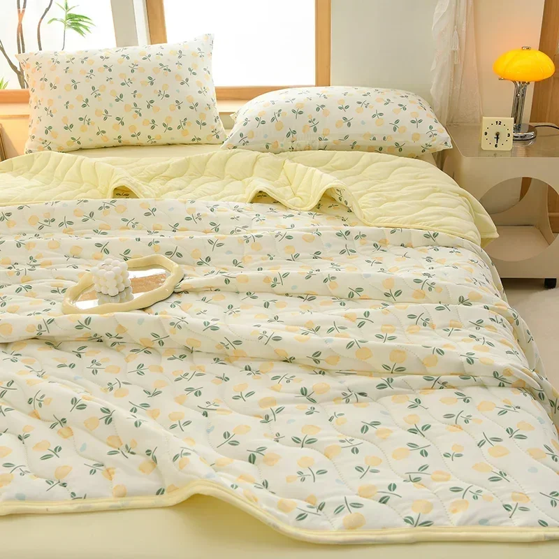 New Floral Print Spring Summer Quilt Soft Comfortable Quilted Quilts Single Double Blanket for Bed Comforter Knitted Thin Duvet
New Floral Print Spring Summer Quilt Soft Comfortable Quilted Quilts Single Double Blanket for Bed Comforter Knitted Thin Duvet