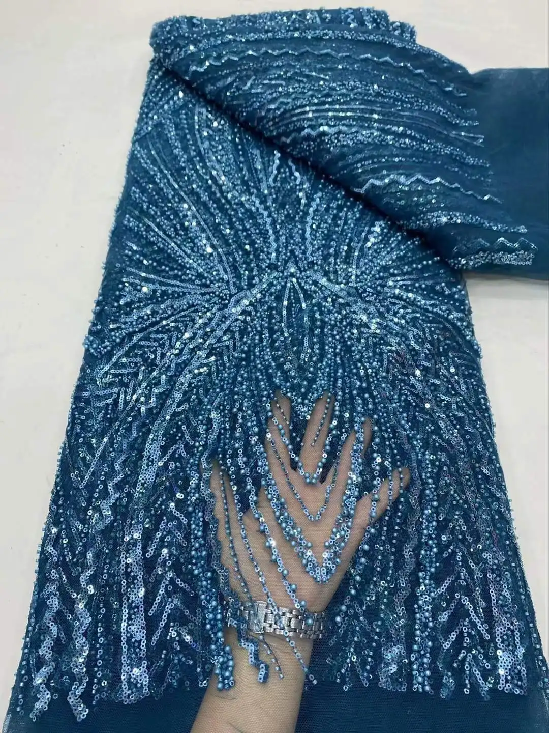 High Quality 2025 African Nigeria Sequins Tulle Lace Fabric Embroidery Wedding Party Guipure Dress Beads 5Yards
High Quality 2025 African Nigeria Sequins Tulle Lace Fabric Embroidery Wedding Party Guipure Dress Beads 5Yards